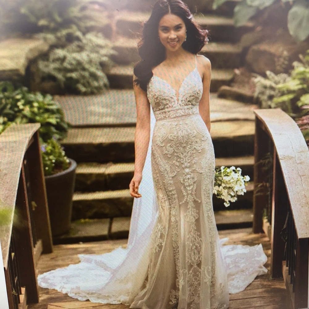 Wedding dress